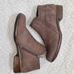 Naot Nefasi Coffee Bean Nubuck Ankle Boot Size EU Size 38 US Size‎ 7-7.5 EUC